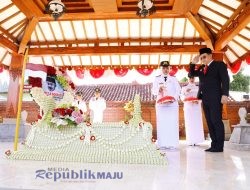 Jelang HUT Ke-79 Jatim, Pj. Gubernur Ziarah ke Makam Pahlawan Gubernur Soerjo