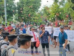Puluhan Pendemo Datangi Camat, Warga Bela Korban Dituduh Curi Celana Dalam