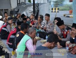 Polres Pelabuhan Tanjung Perak Gelar Buka Bersama dan Berbagi Takjil dengan Anak Jalanan