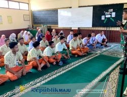 Penuh Hikmah, Anggota Koramil 03/Lhoknga Beri Tausiah di SMA Kartika XIV-1