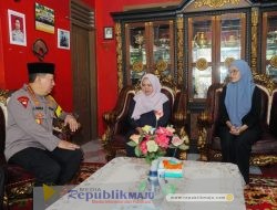 Kapolri dan Gubernur Sumsel Kunjungi Keluarga AKP Anumerta Lusiyanto, Ungkap Dukacita Mendalam