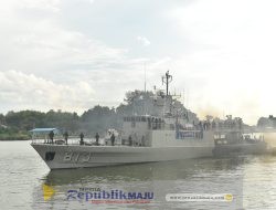 KRI Tongkol-813 Dilepas dari Lanal Kendari untuk Misi Ekspedisi Rupiah Berdaulat