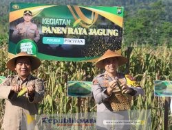Polres Pacitan Bersama Warga Tani Panen Jagung Wujudkan Ketahanan Pangan Nasional