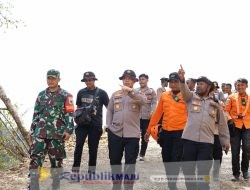 Hari Ke-5 Penanganan Banjir Bandang, Karo Ops Polda Papua Barat Tinjau Lokasi Bencana di Pegunungan Arfak