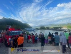 Tim Damkar Lantamal II Bantu Padamkan Kebakaran Dua Kapal di Dermaga Bungus