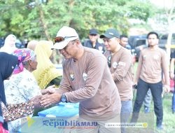 Sambut Hari Bhayangkara ke-79, Kapolda Jatim Safari Kamtibmas Salurkan Bansos untuk Warga Pesisir Situbondo