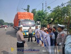 Sosialisasi ODOL di Prapat Kurung: Upaya Satlantas polres Tanjung Perak Cegah Kerusakan Jalan dan Kecelakaan