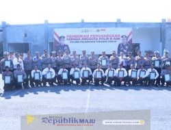 Wujud Apresiasi Kinerja dan Motivasi, Kapolres Pelabuhan Tanjung Perak Beri Penghargaan Anggota Berprestasi