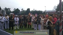Maharaja Kutai Mulawarman Menghadiri Upacara Suci Adat Kirab Tumpeng Agung Nusantara Gotong Royong di Candi Penataran Blitar