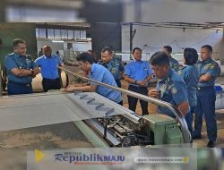 Koorsahli Kasal Tinjau Produk Tekstil untuk TNI AL ke Pabrik PT GAP
