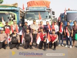 Jelang HUT RI ke-80 Polres Pasuruan Gandeng Mahasiswa, LSM dan Media Bagikan 500 Bendera untuk Supir Truk