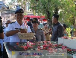 Kenang Jasa Pahlawan, Perwira Lanudal Manado Ikuti Ziarah Bersama Forkopimda Minahasa Utara